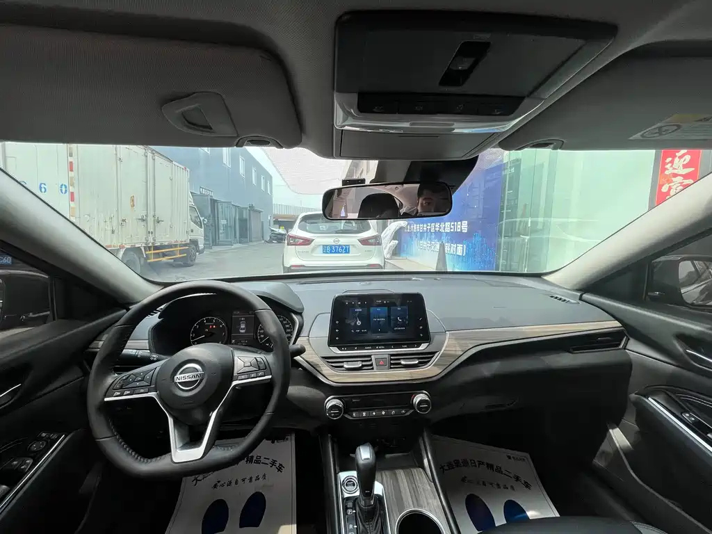 NISSAN TEANA 2021