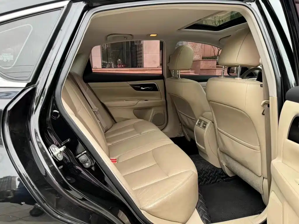 NISSAN TEANA 2018