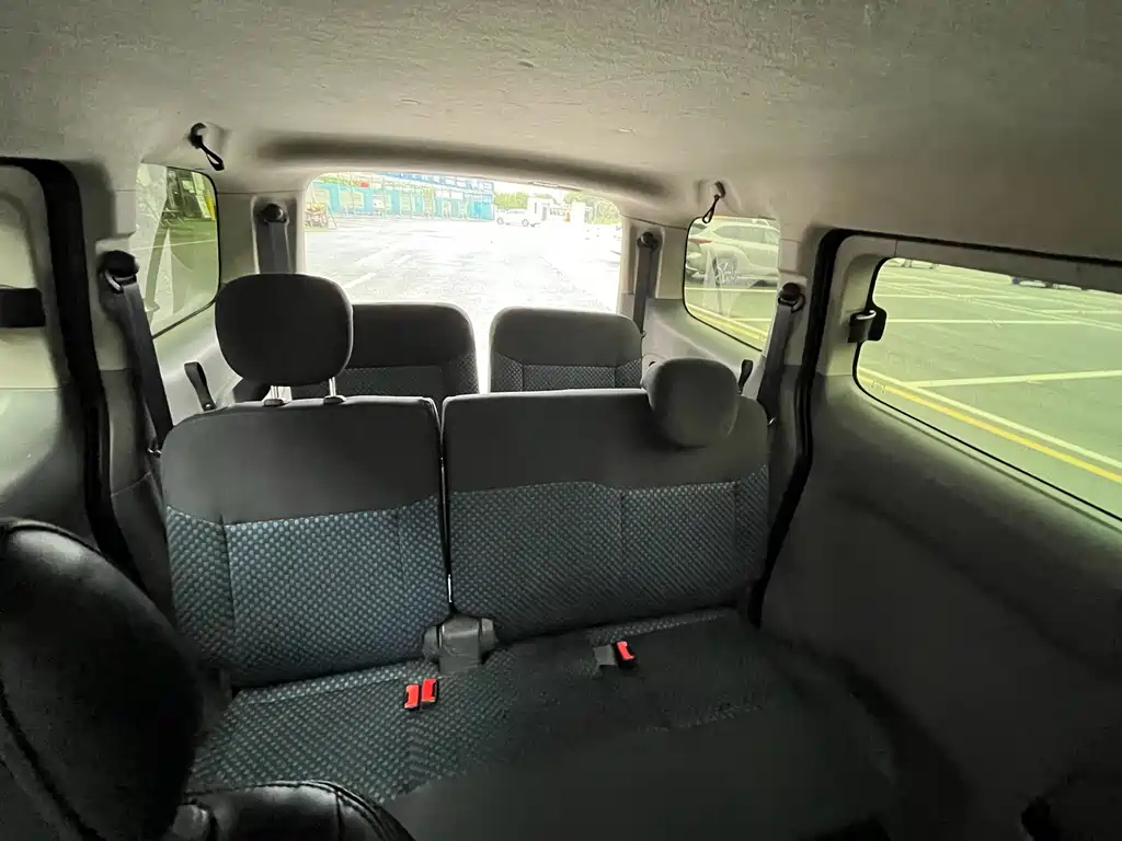 NISSAN NV200 2013