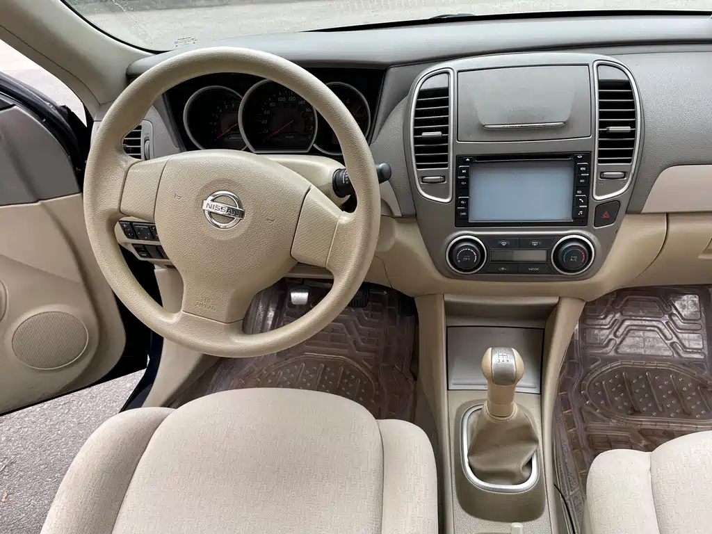 NISSAN SYLPHY 2014