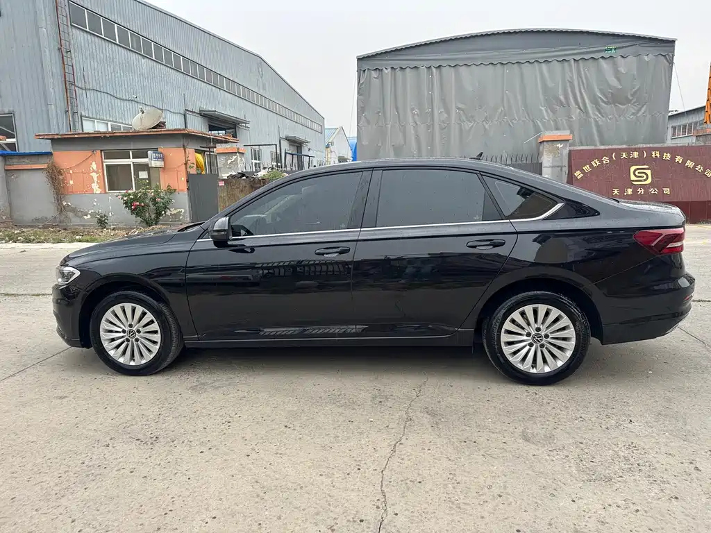 VOLKSWAGEN LAVIDA 2022