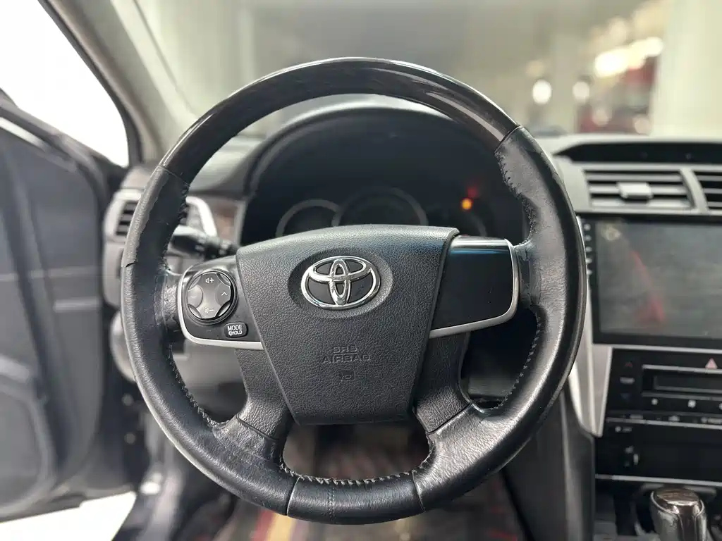 TOYOTA CAMRY 2016