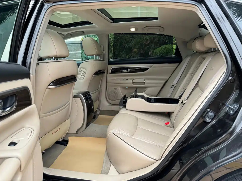 NISSAN TEANA 2015