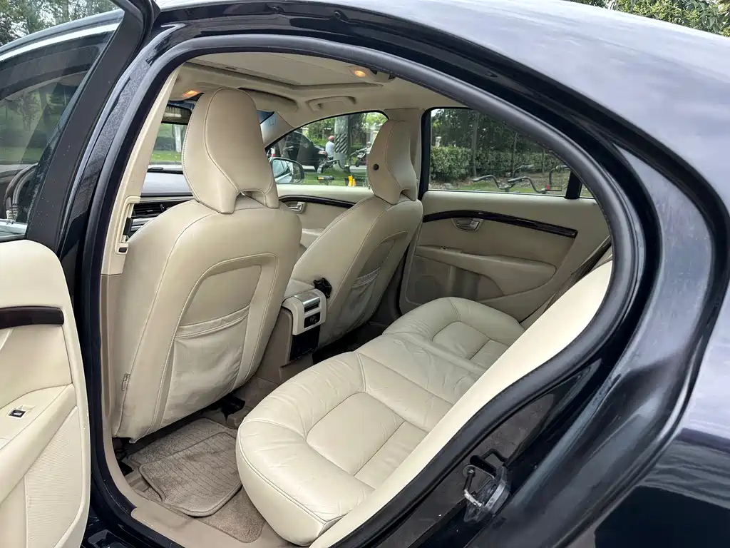 VOLVO S80L 2009