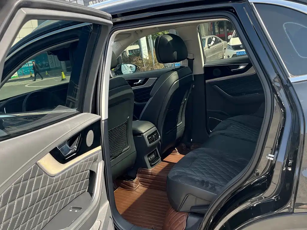 HONGQI HS5 2020
