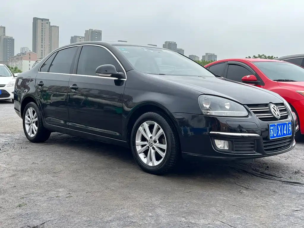 VOLKSWAGEN SAGITAR 2011