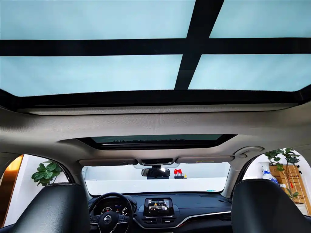 NISSAN TEANA 2020