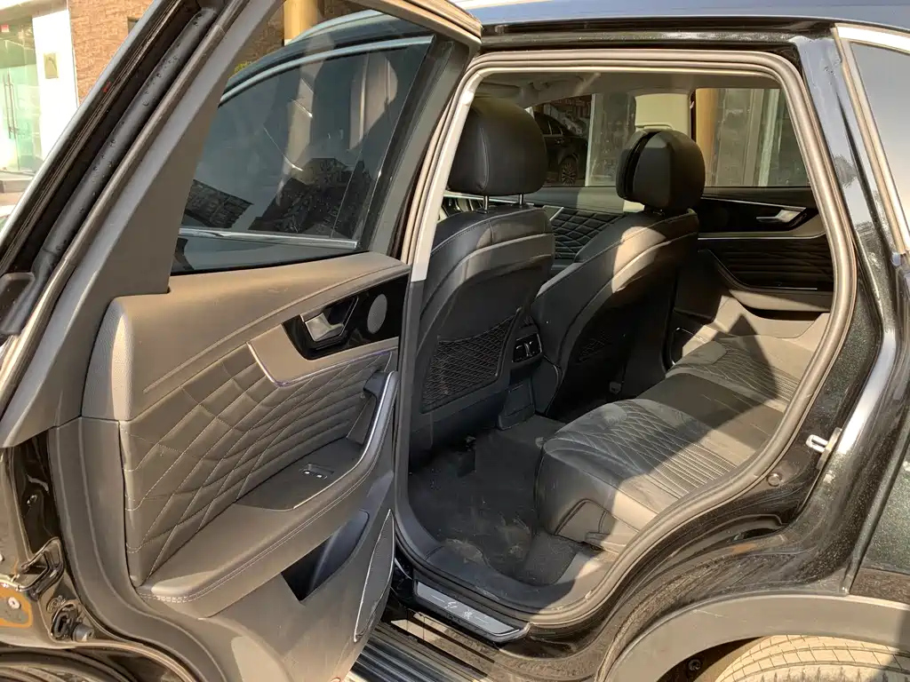 HONGQI HS5 2022