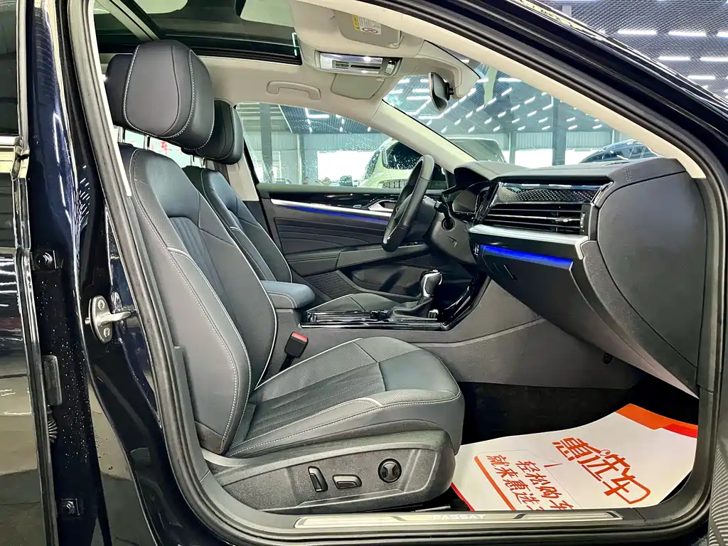 VOLKSWAGEN PASSAT 2022
