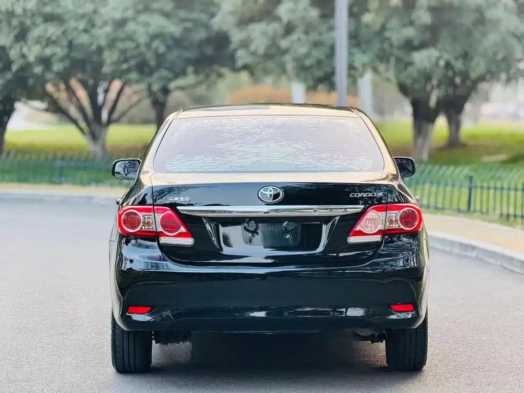 TOYOTA COROLLA 2013