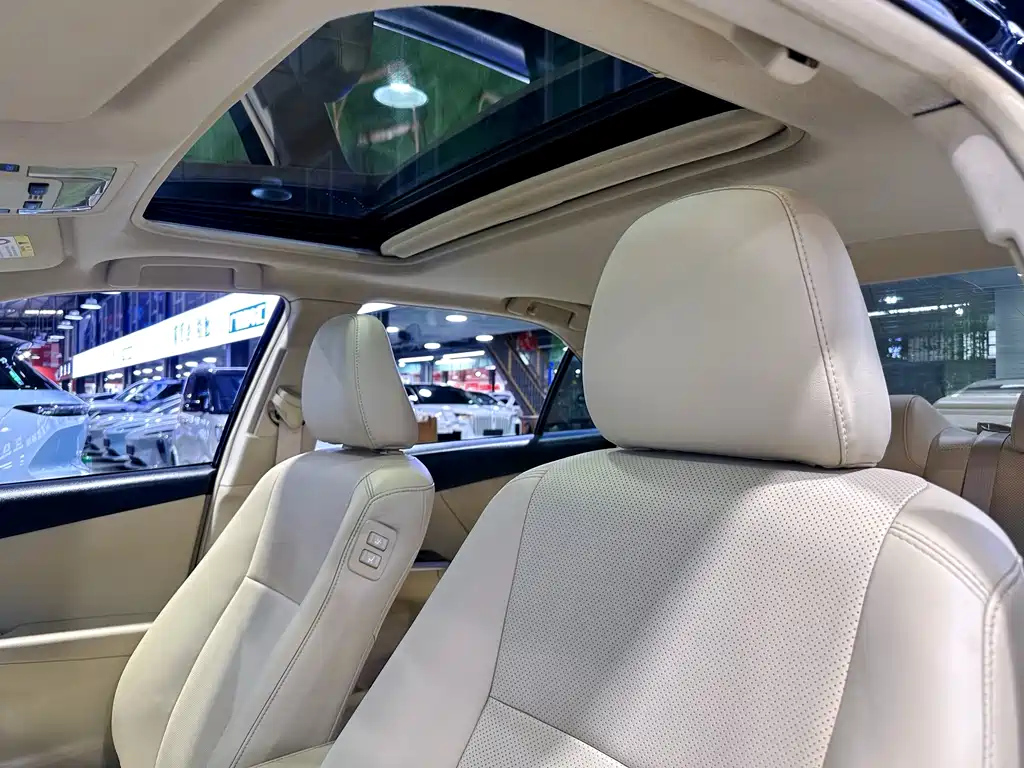 TOYOTA CAMRY 2016