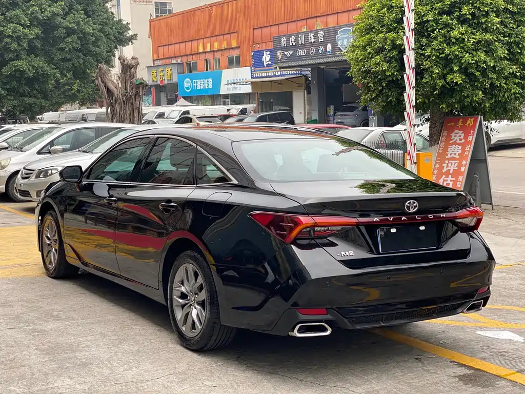 TOYOTA AVALON 2020