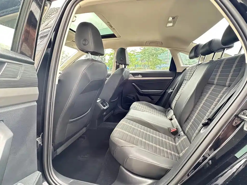 VOLKSWAGEN LAVIDA 2022