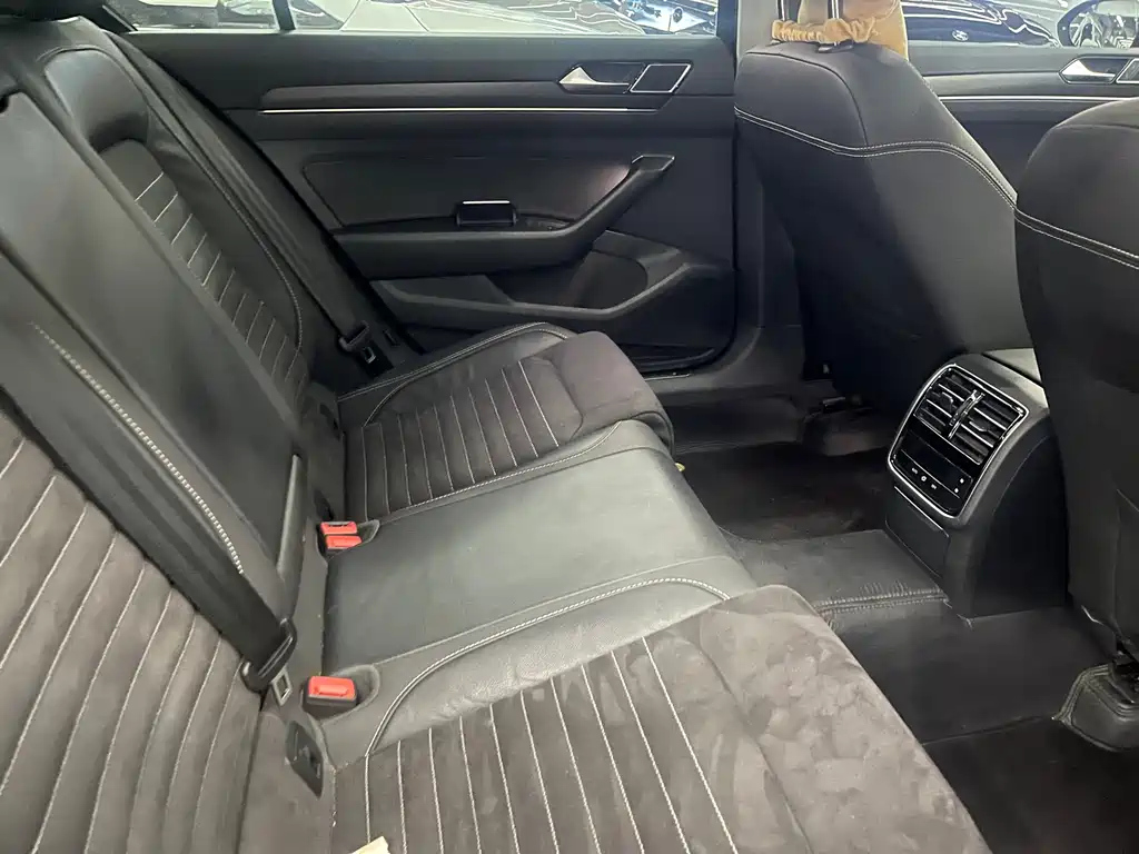 VOLKSWAGEN MAGOTAN 2021