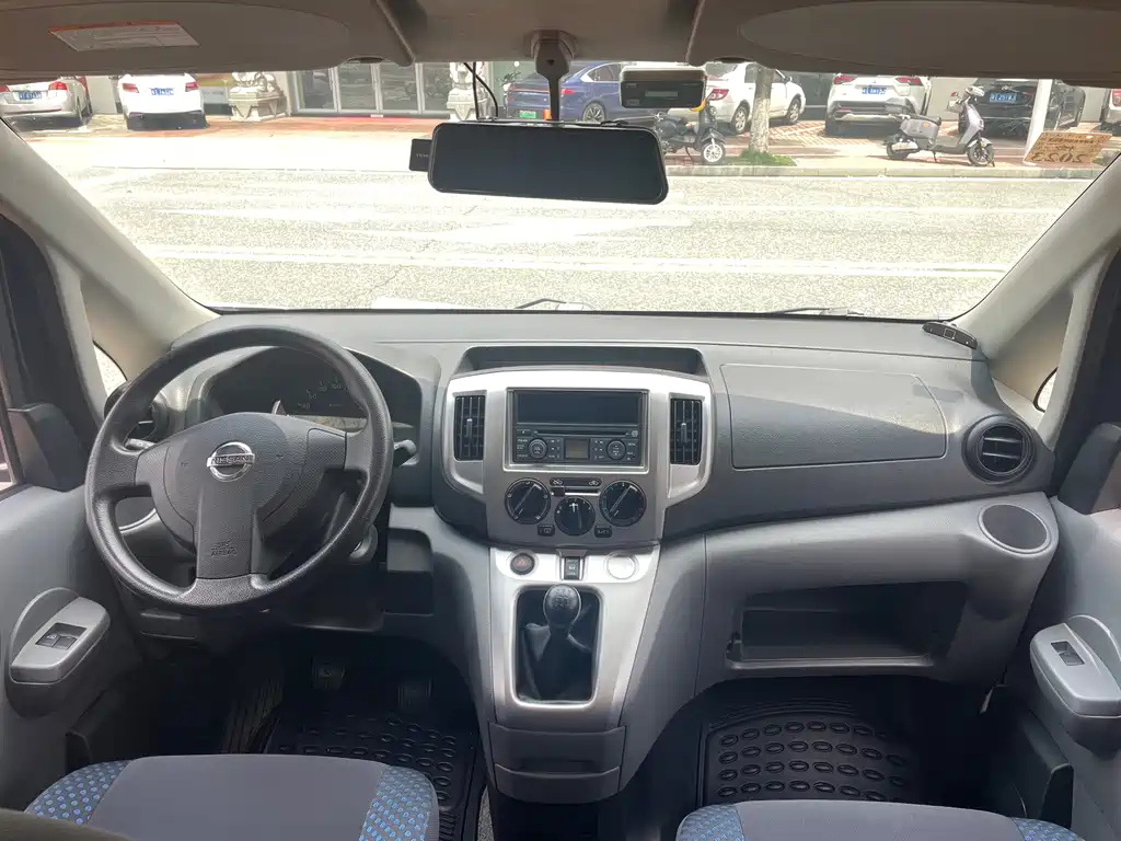 NISSAN NV200 2014