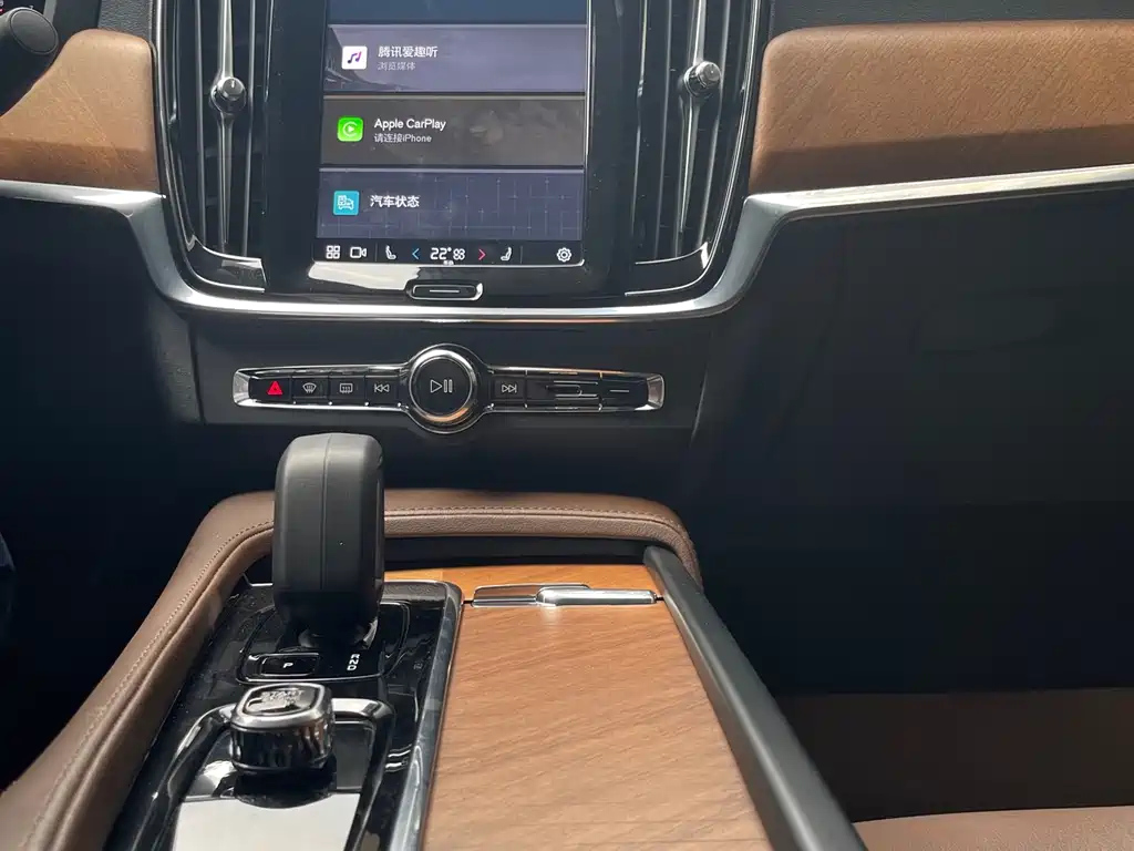 VOLVO S90 2022