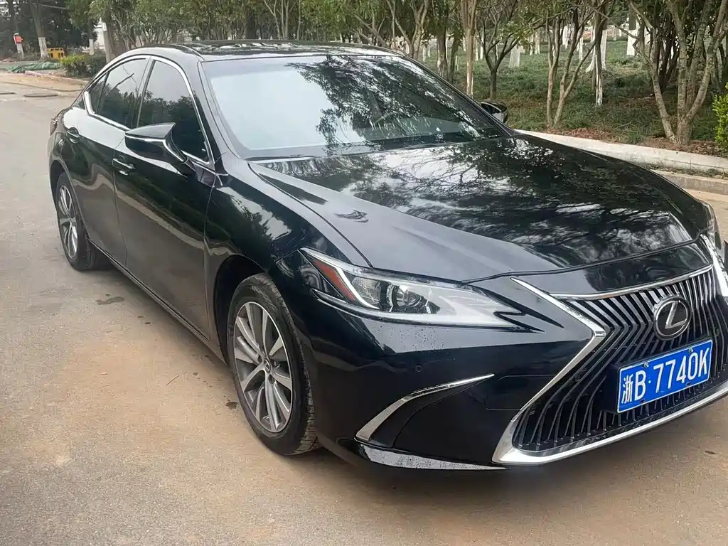 LEXUS ES 2021