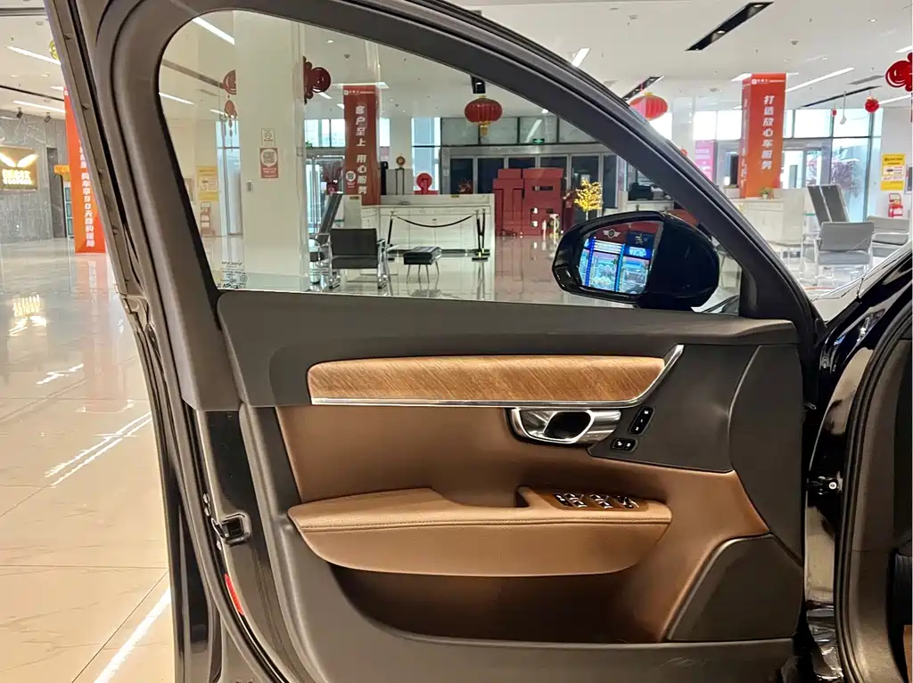 VOLVO S90 2022