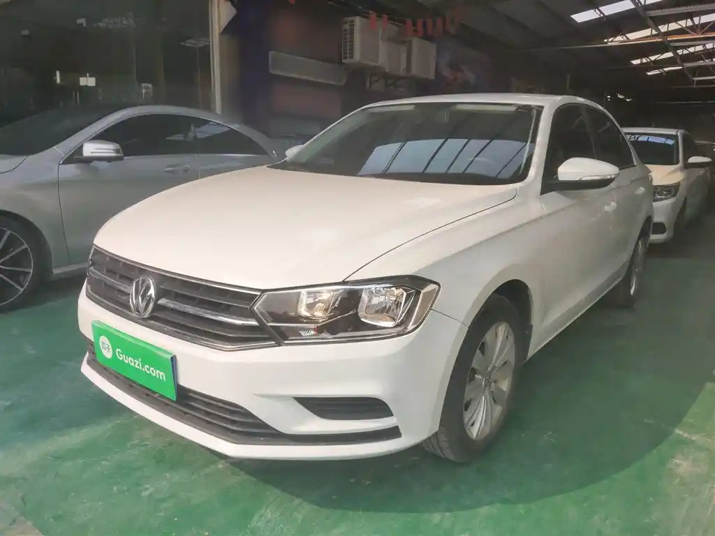 VOLKSWAGEN BORA