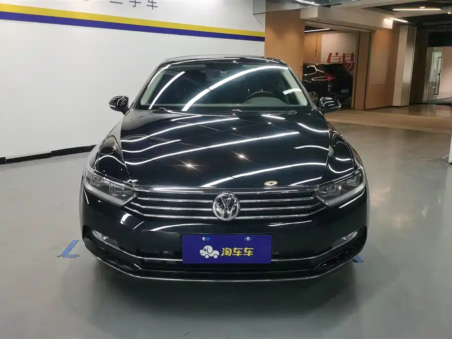 VOLKSWAGEN MAGOTAN 2020