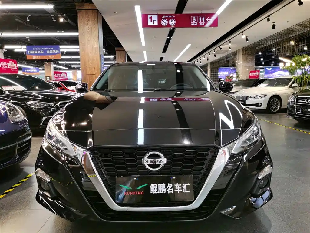 NISSAN TEANA 2020