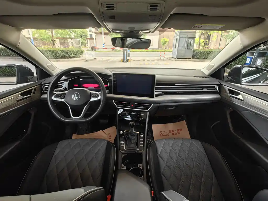 VOLKSWAGEN SAGITAR 2023
