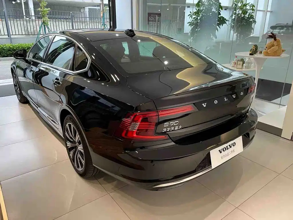 VOLVO S90 2021