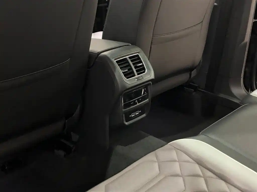 VOLKSWAGEN TAYRON 2023