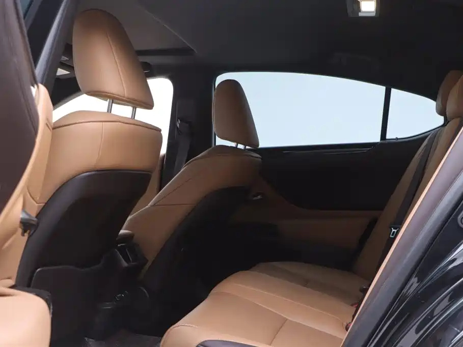 LEXUS ES 2021