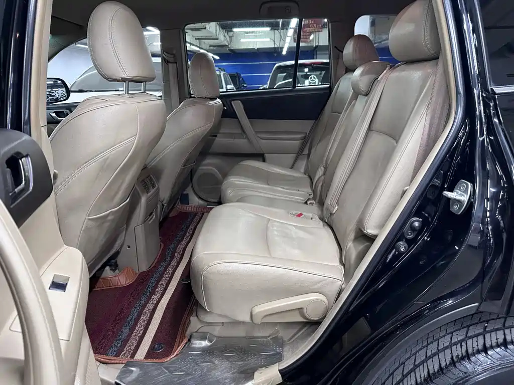 TOYOTA HIGHLANDER 2013