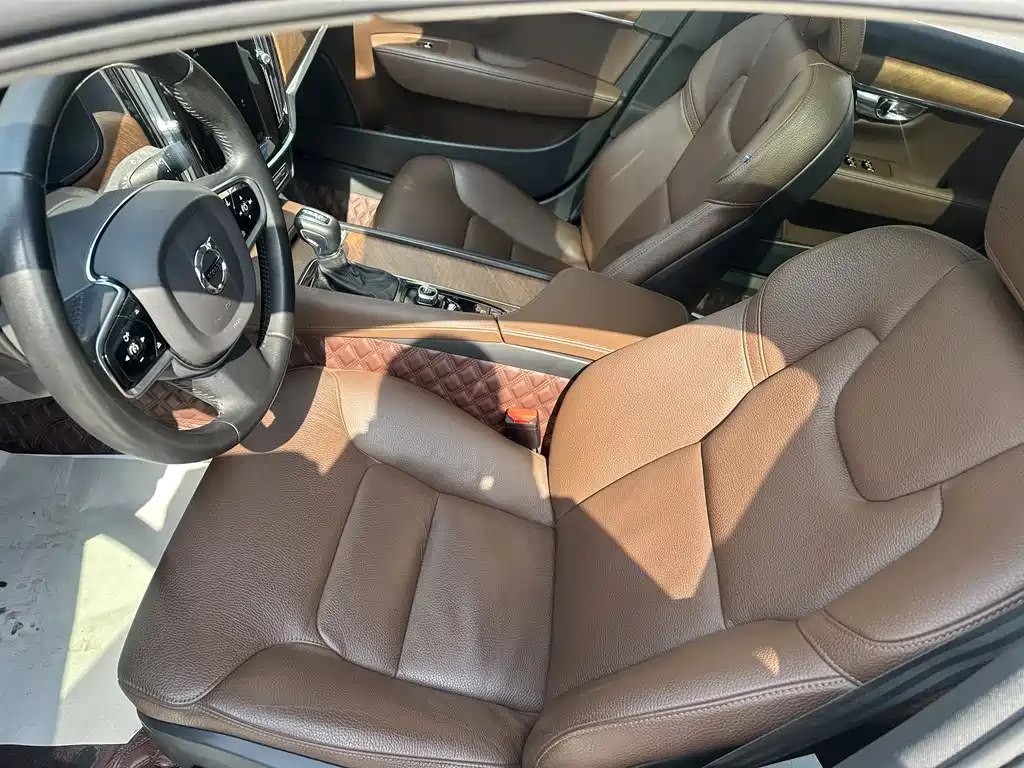 VOLVO S90 2020