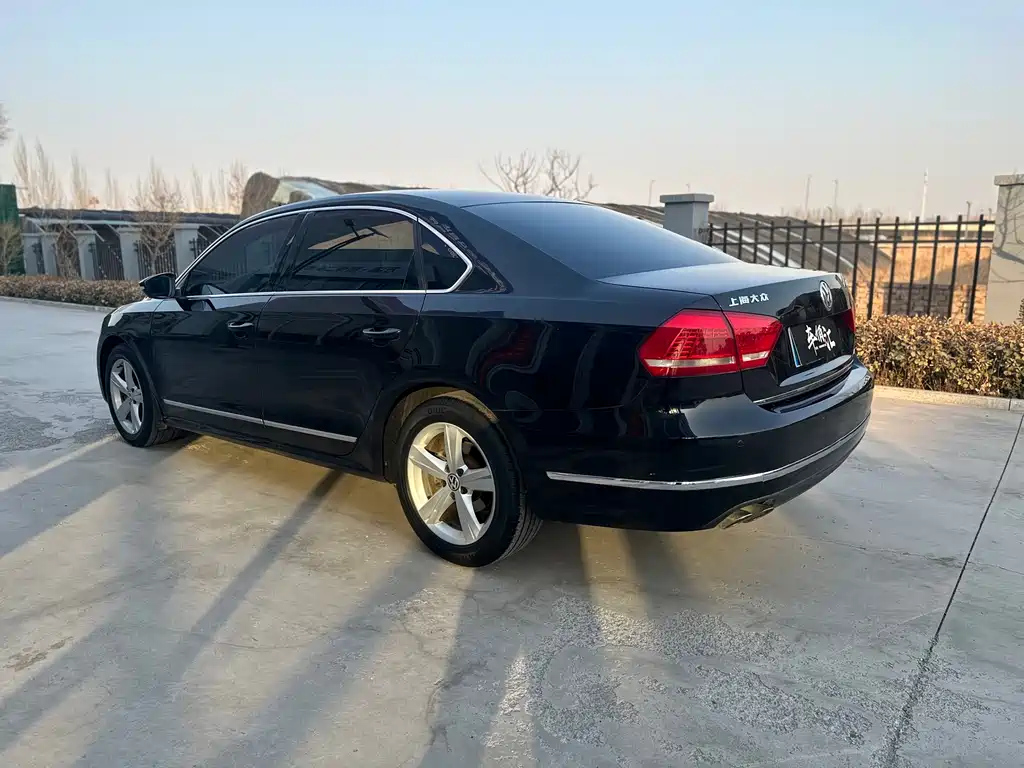 VOLKSWAGEN PASSAT 2014