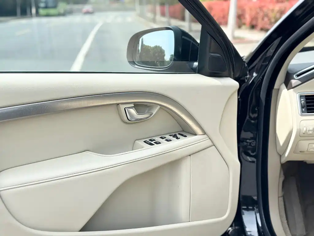 VOLVO S80L 2012