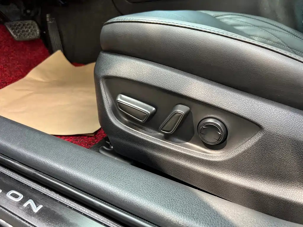TOYOTA AVALON 2020