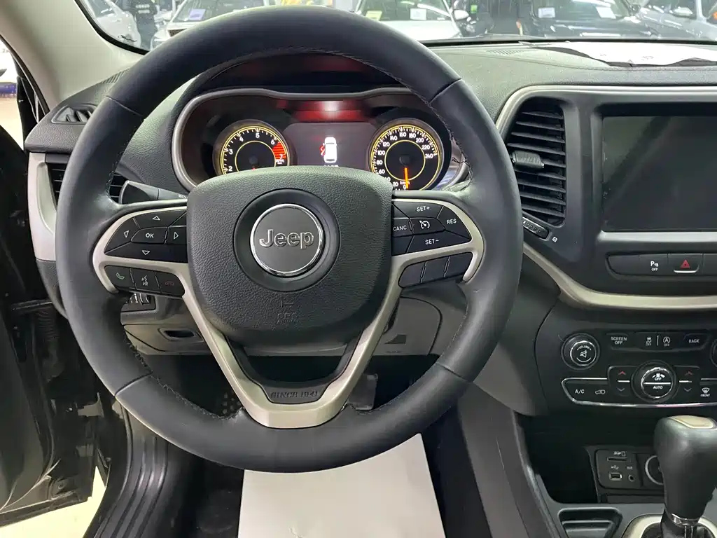 JEEP CHEROKEE 2018