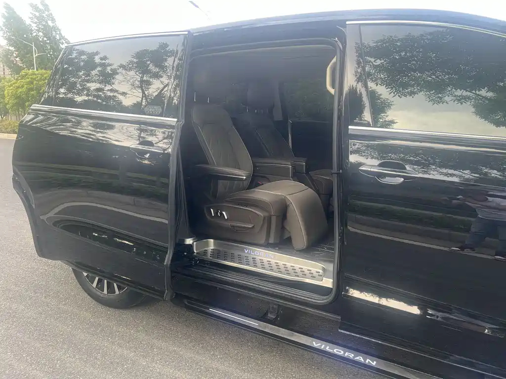 VOLKSWAGEN VILORAN 2022