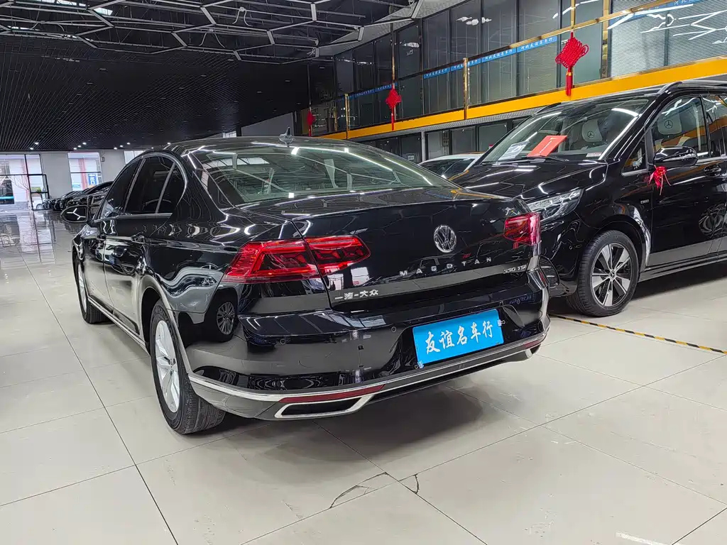 VOLKSWAGEN MAGOTAN 2020