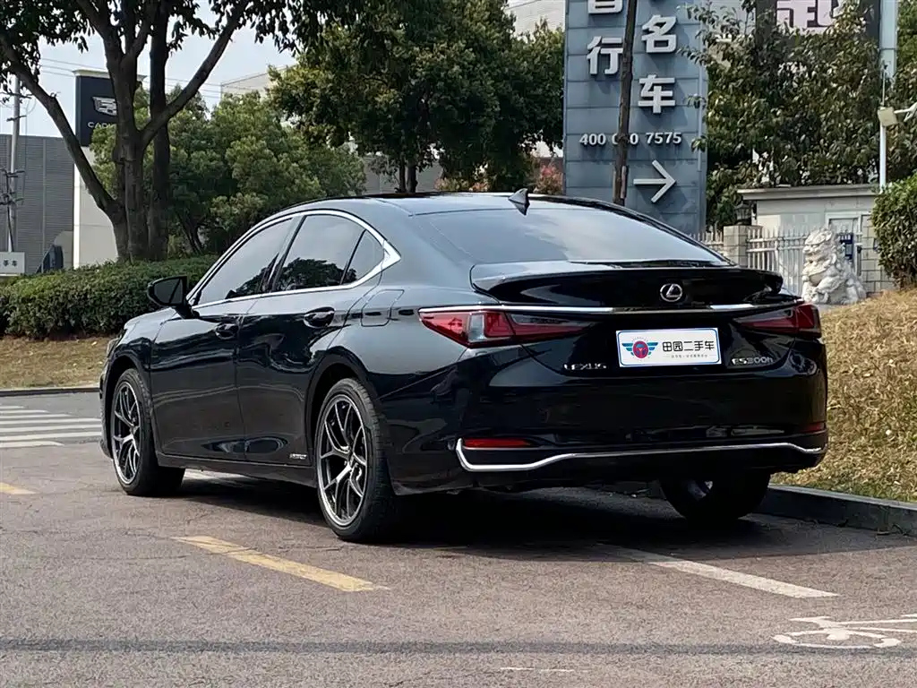 LEXUS ES 2022