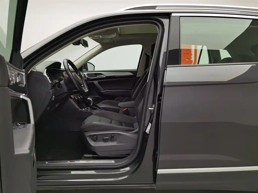 VOLKSWAGEN TAYRON 2020
