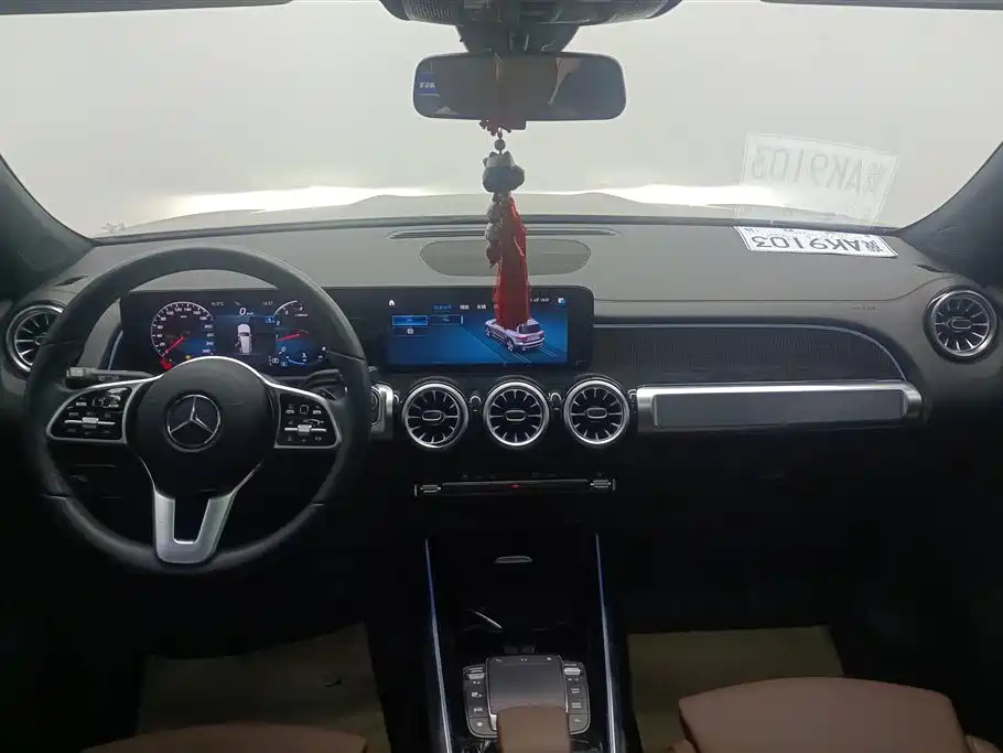MERCEDES BENZ GLB 2021