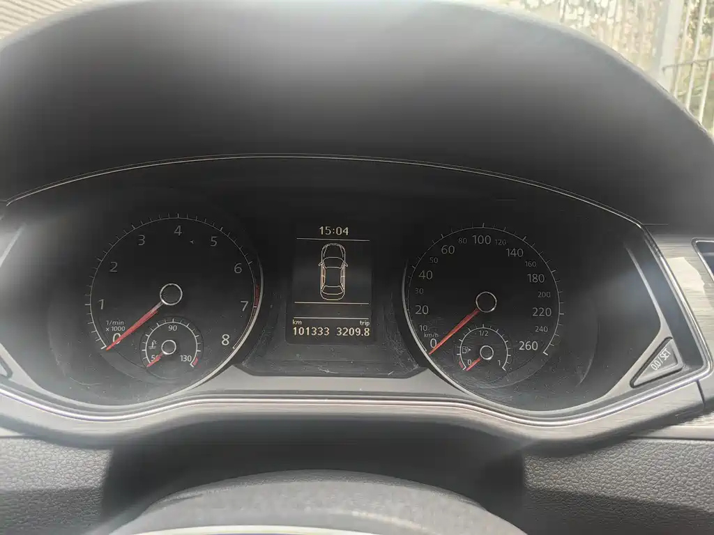 VOLKSWAGEN PASSAT 2016