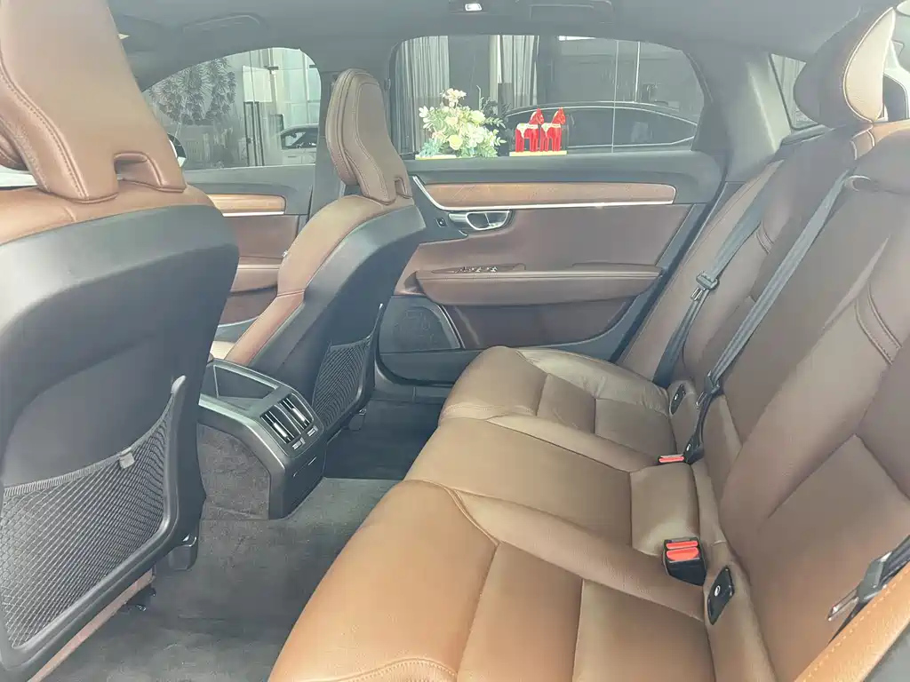 VOLVO S90 2022