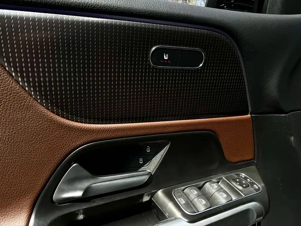 MERCEDES BENZ GLB 2022