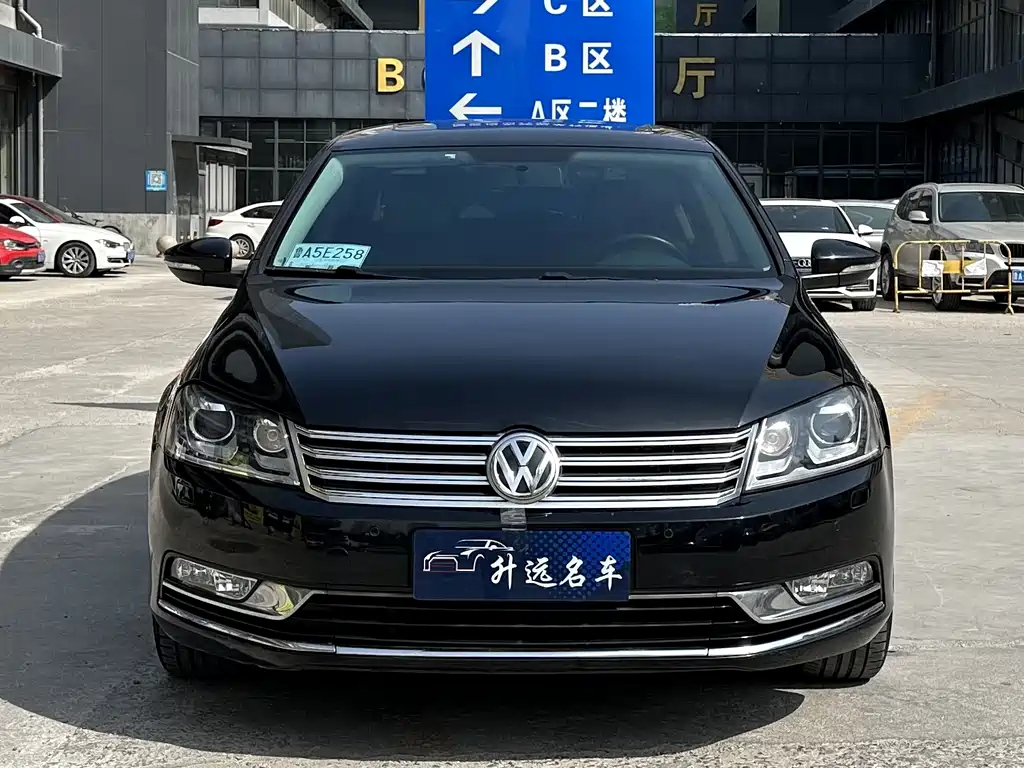 VOLKSWAGEN MAGOTAN 2014