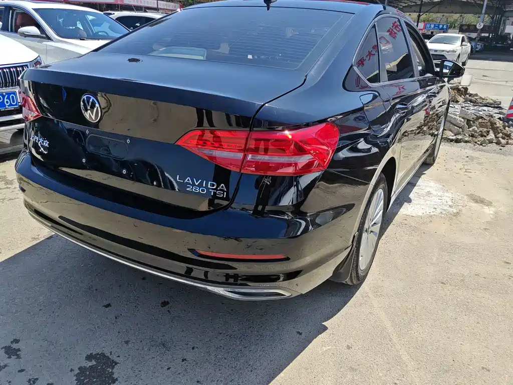 VOLKSWAGEN LAVIDA 2021