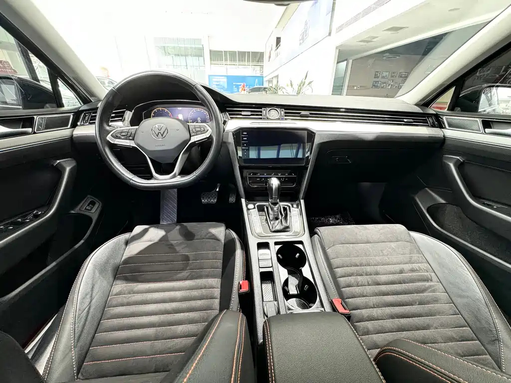 VOLKSWAGEN MAGOTAN 2021