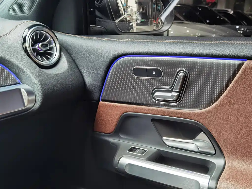 MERCEDES BENZ GLB 2020