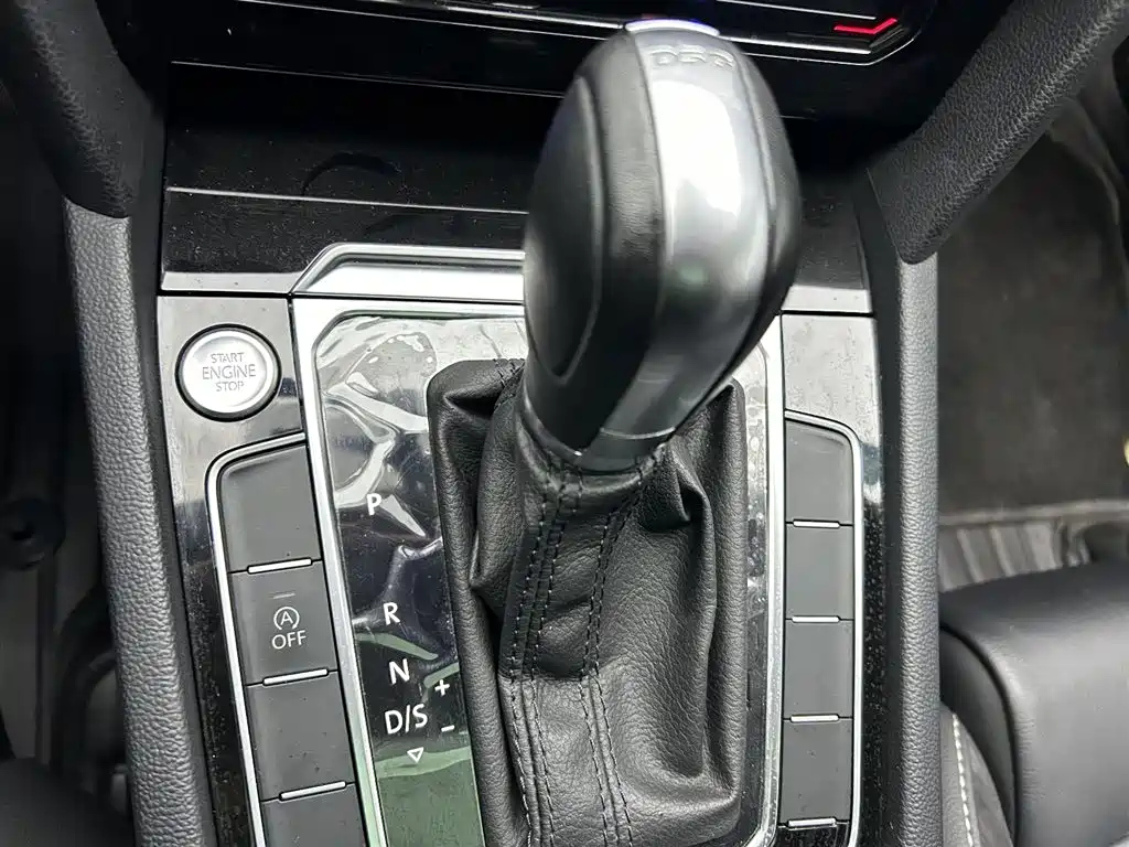 VOLKSWAGEN MAGOTAN 2020