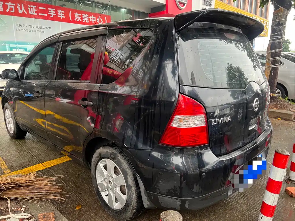 NISSAN LIVINA 2008