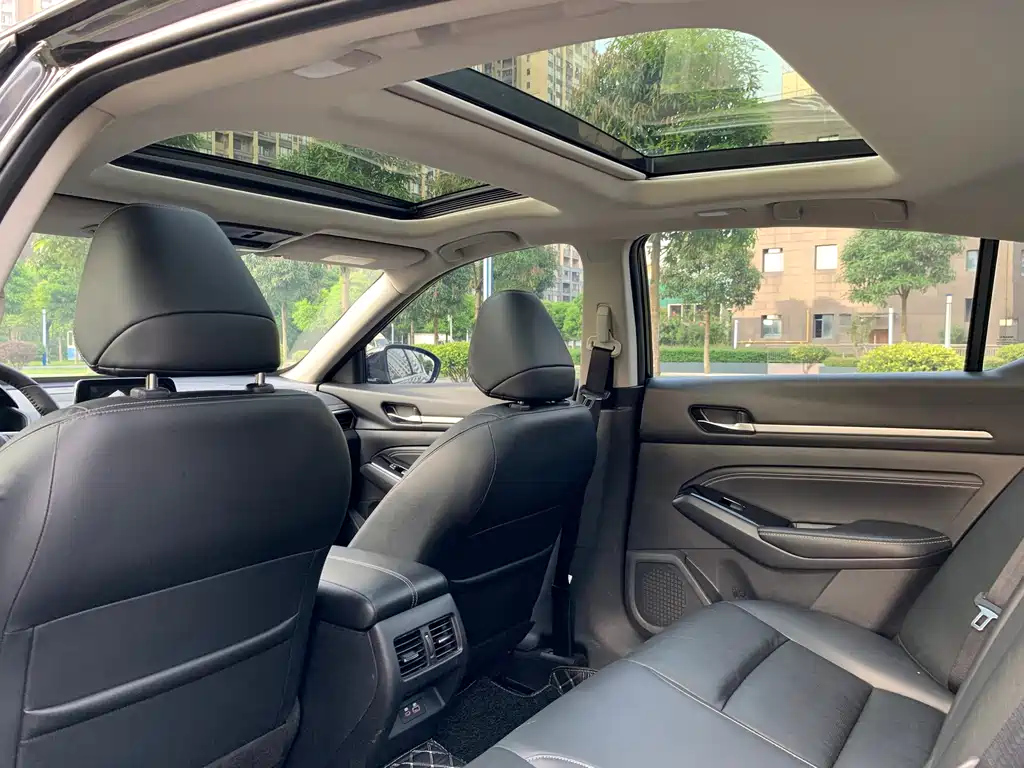 NISSAN TEANA 2021